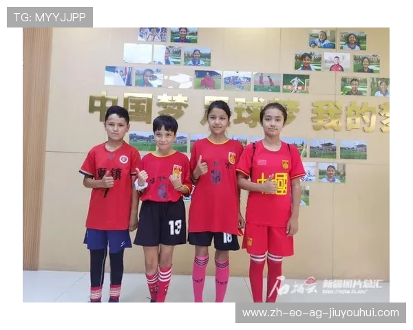 喀什大学足球社团女生青春拼搏与团队荣光的绿茵成长纪实全景篇